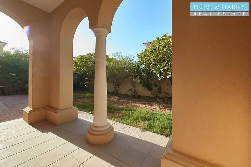 18 Well Maintained Villa - Family Living - Near Swimming Pool
