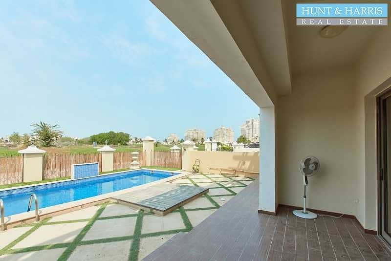 3 Priced to sell - Private Pool - Upgraded Townhouse