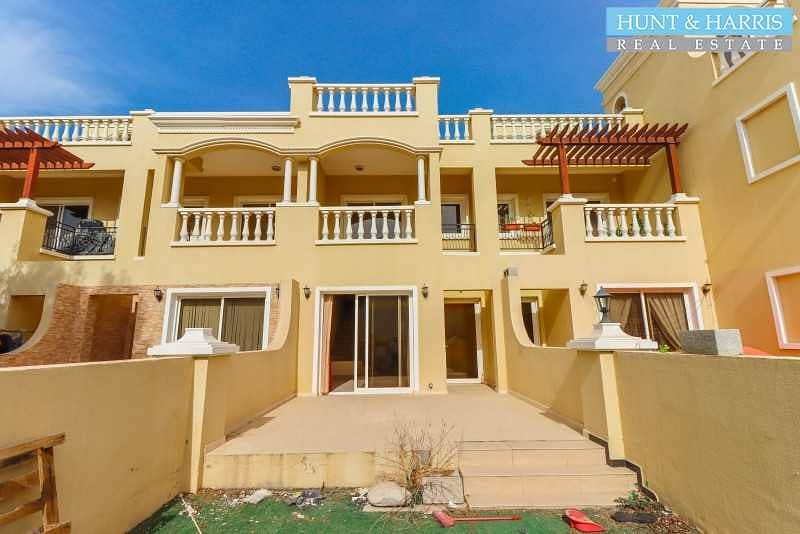 Two Bedroom Townhouse - Next To The Pool - Community View