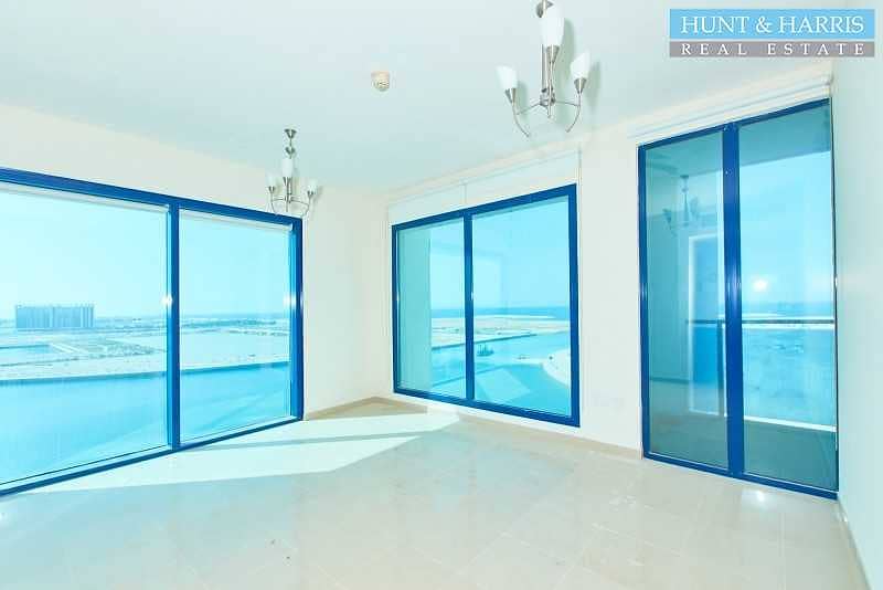 10 Bright Duplex - Stunning Sea Views