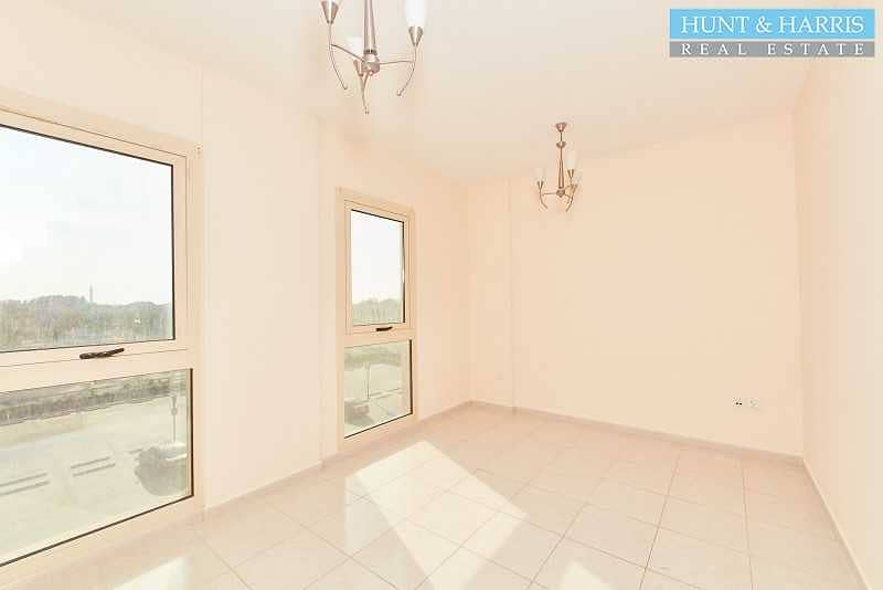 2 Attractive Deal - One Bedroom Apartment - Perfect lifestyle