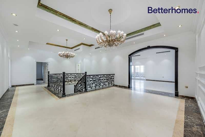 11 6 Beds | Swimming Pool | Great Layout