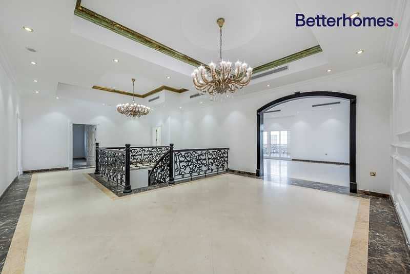 7 6 bedrooms | Great location | On a road and Sikka