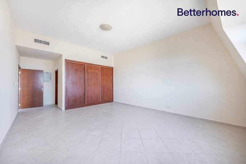 4 Bright & Spacious 1 Bed | Flexible Cheques| Available