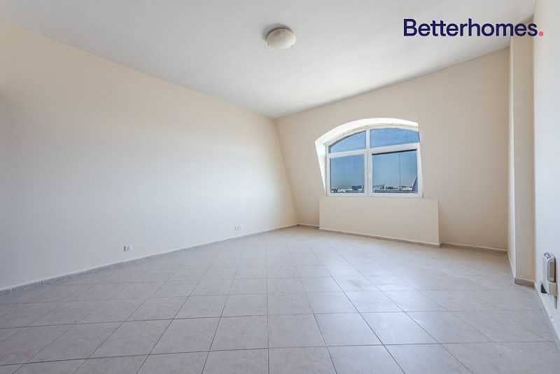 5 Bright & Spacious 1 Bed | Flexible Cheques| Available