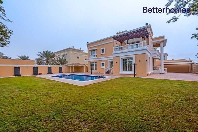 Corner villa/GCC only /Beautiful family Home