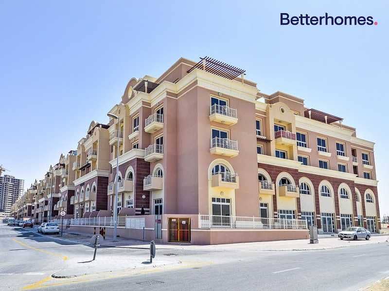 10 Lavender | Large One Bedroom | With Terrace