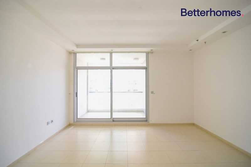 6 Chiller free | Stunning view | Well maintained | Spacious