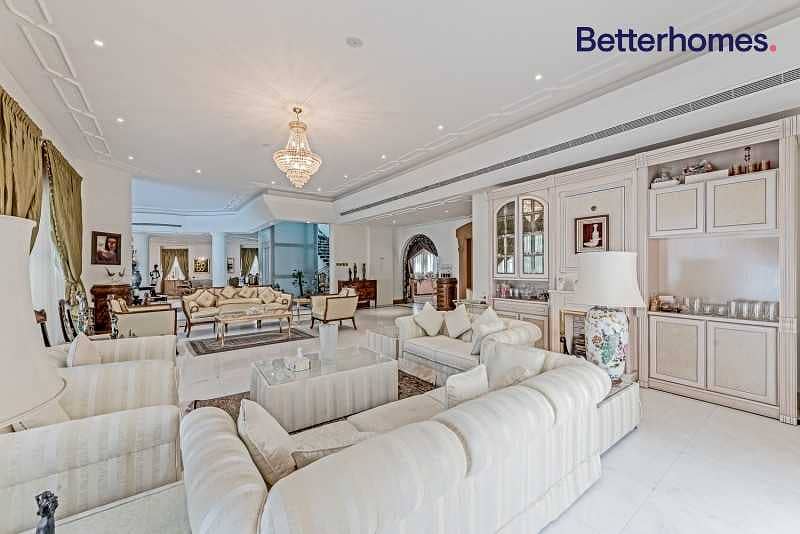 11 Only GCC | 5 Bedrooms | Contemporary