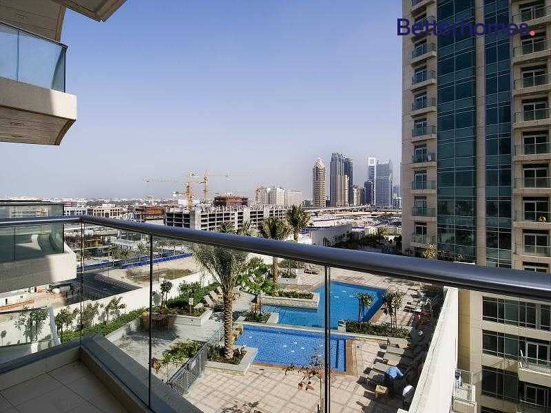 Bright| City View| Two Bedroom | Balcony