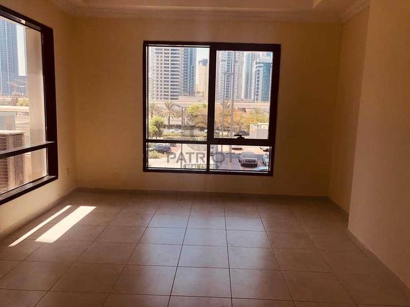 9 Lovely Bright Apartment | SZR and Marina View | Well Maintained | Chiller with Dewa