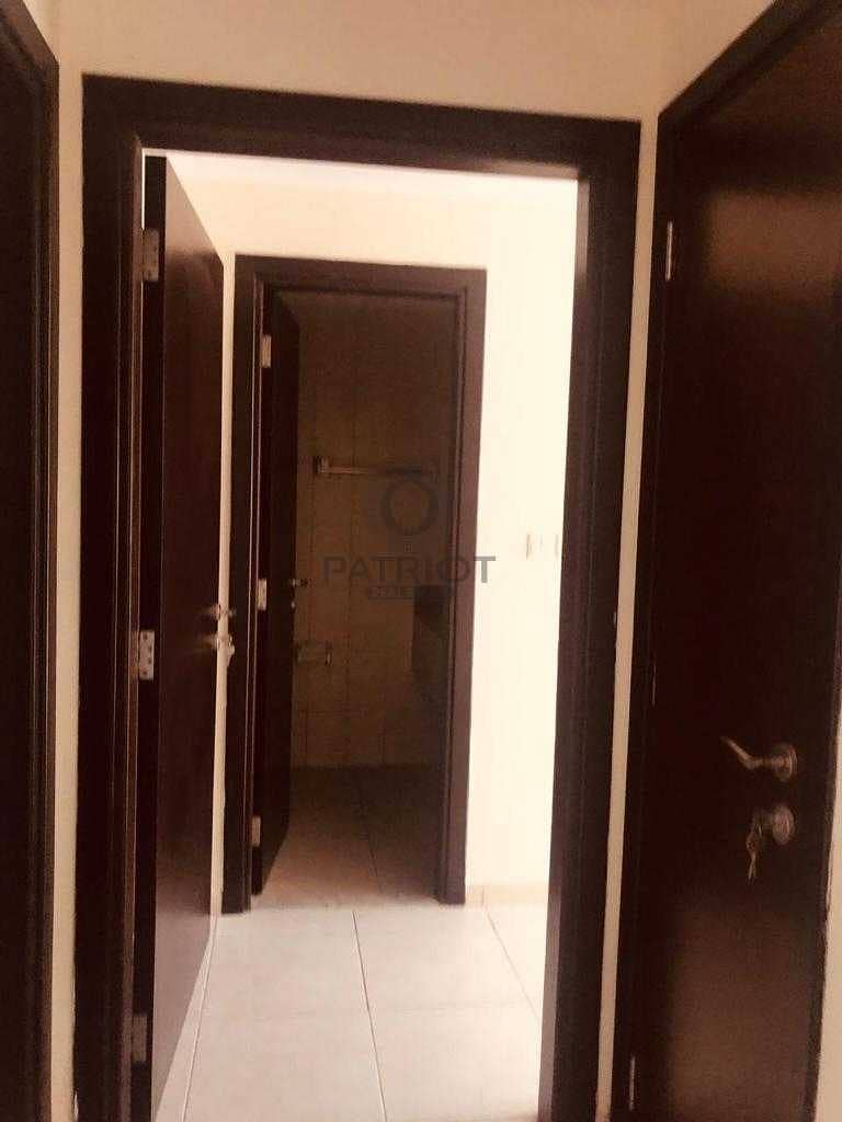 10 Lovely Bright Apartment | SZR and Marina View | Well Maintained | Chiller with Dewa