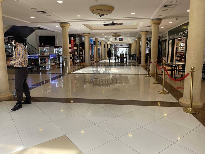 4 Shop For Restaurant in Jumeirah Centre