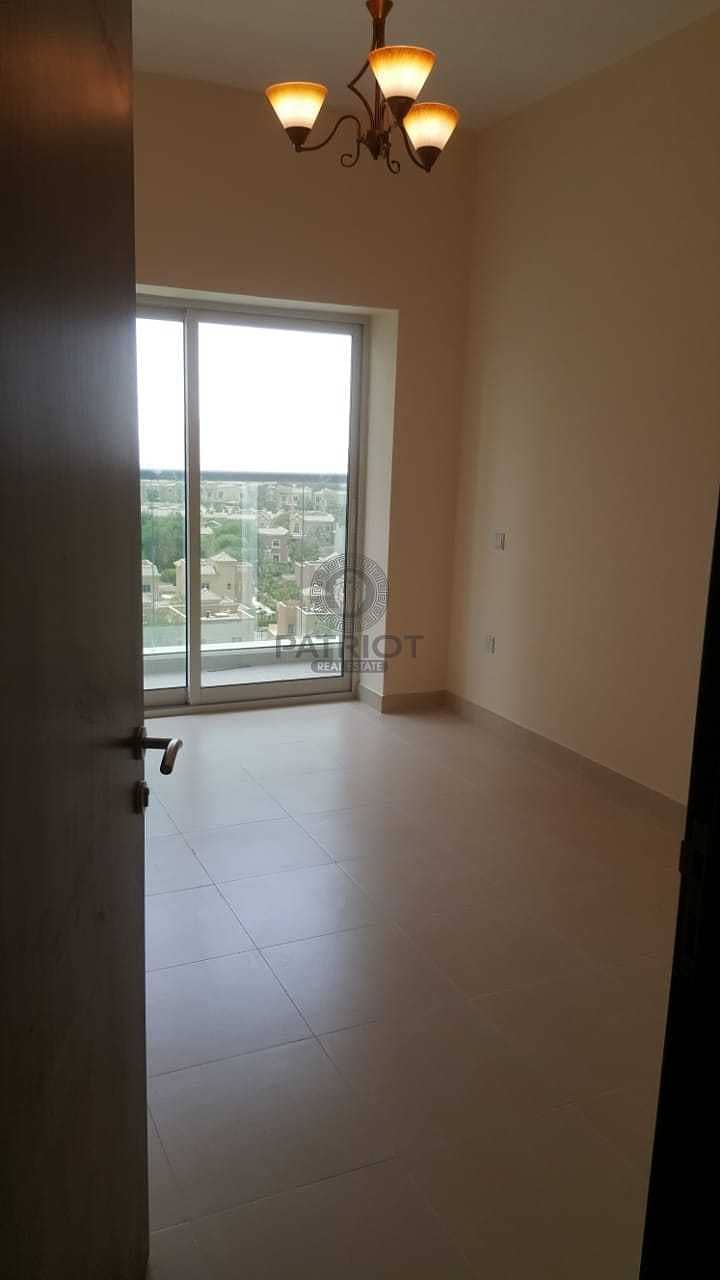 18 Best Deal| Spacious 1 Bed with Semi Closed Kitchen & Balcony