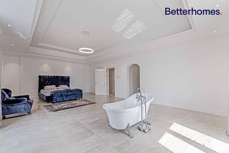 11 GCC Luxury Home |Upgraded |Corner villa