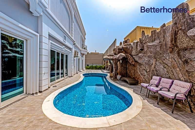 18 GCC Luxury Home |Upgraded |Corner villa