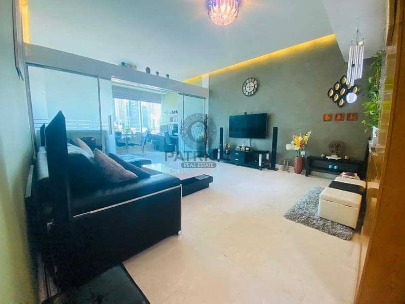 5 Lavish And Spacious Unit | Prime Location | SZR view | Well Maintained