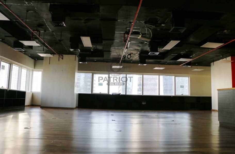 4 Semi-fitted Office in JLT with Full Lakes View