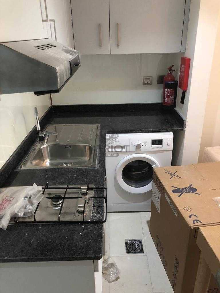 6 fully furnished studio ready to move in