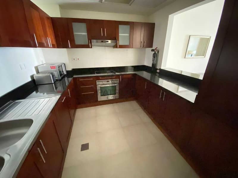 2 One of the best Tower GREEN LAKES  Chiller free 2bedrooms near Metro