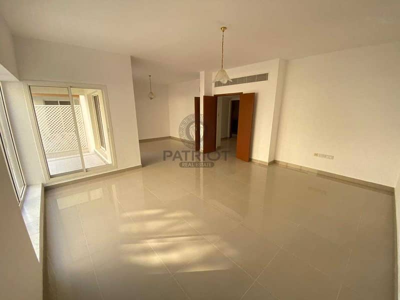 4 SPACIOUS 4BR MAIDS SEMI DETACHED VILLA IN JUMEIRAH 3