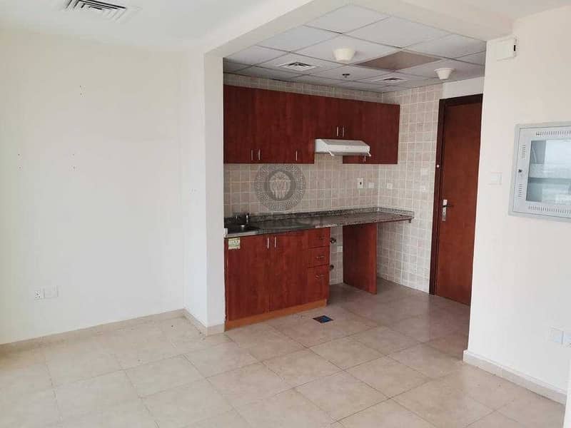 BREATHTAKING WELL MAINTAIN STUDIO AVAILABLE IN DUBAI GATE 2 CLUSTER A