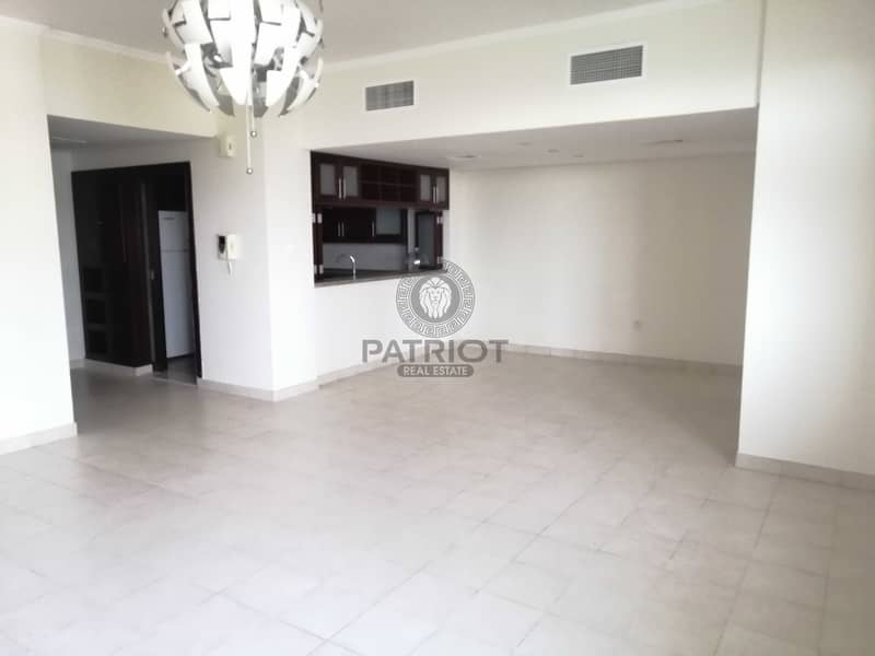 4 AMAZING APARTMENT READY TO MOVE IN WITH BALCONY