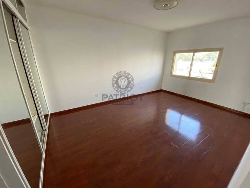 6 SUPER CLEAN 5BR MAIDS SEMI DETACHED VILLA NEAR BOX PARK IN JUMEIRAH 2