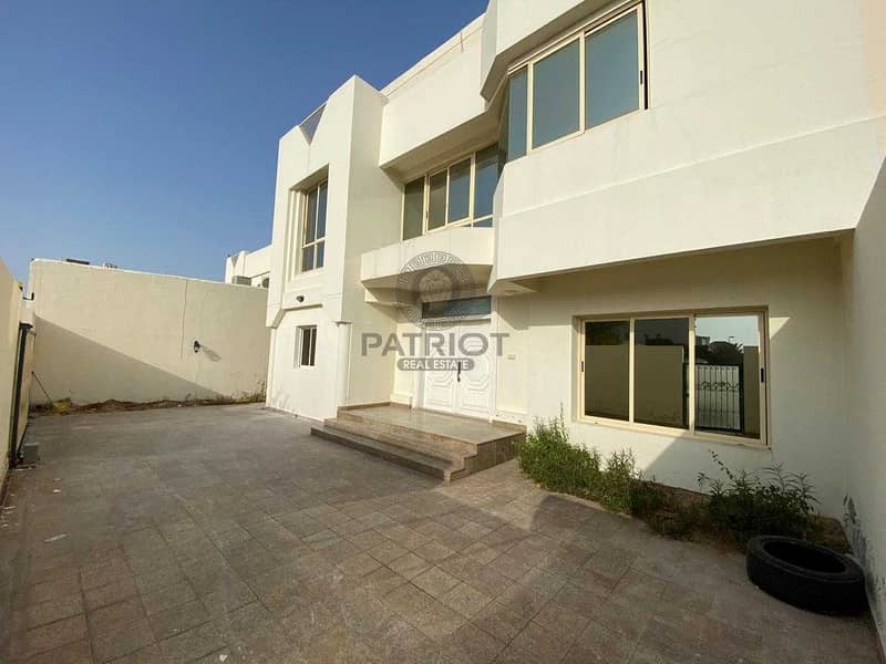 16 SUPER CLEAN 5BR MAIDS SEMI DETACHED VILLA NEAR BOX PARK IN JUMEIRAH 2