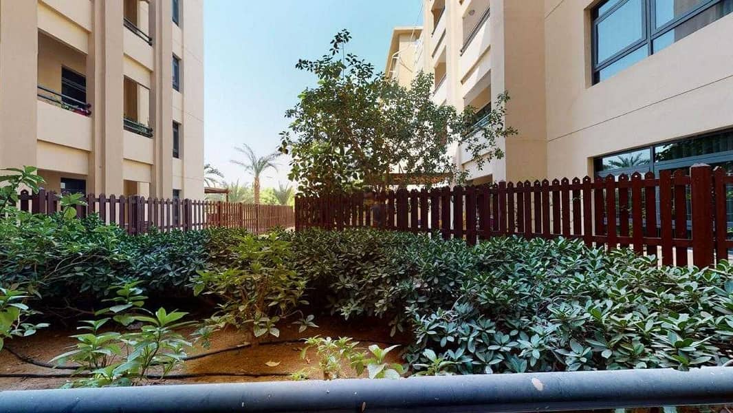 18 CHILLER FREE 2 BHK + STUDY  VIEWS 1 READY TO MOVE