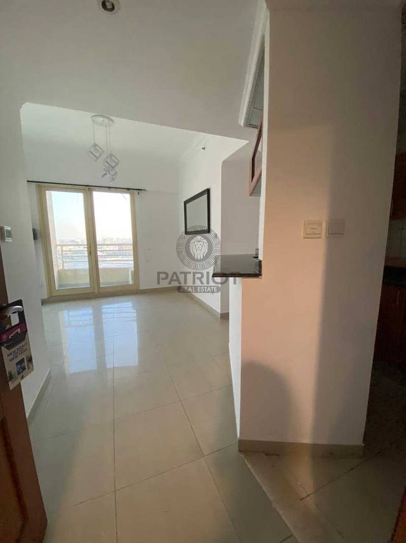 10 1 BHK Next To Marina Walk Chiller Free ( Sea  View )