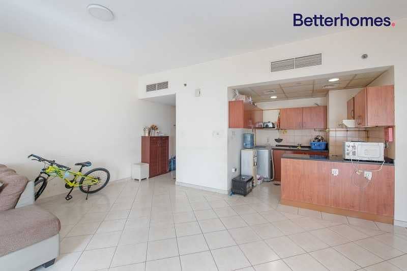 6 Upgraded 2 Bedroom | Lake View | 2 Parking