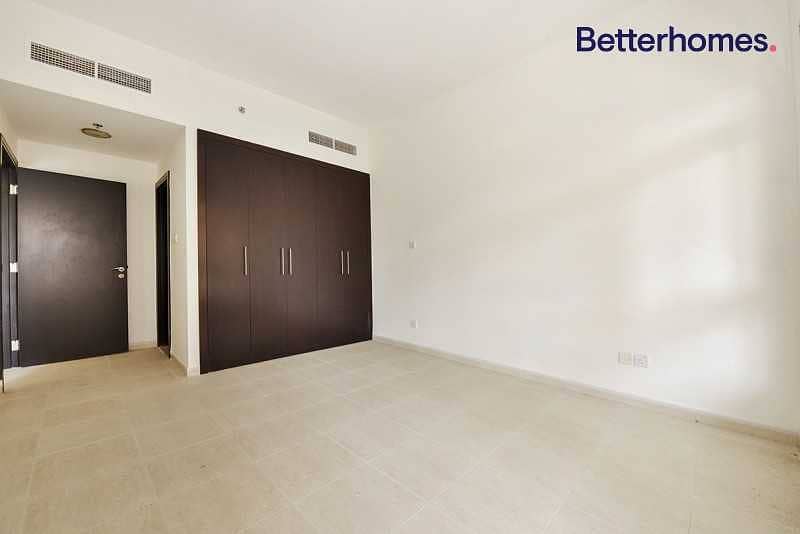 4 Available Immediately| Spacious Flat| Six Cheques