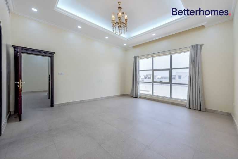 4 6 Beds | Warqaa 4 | Great Location | Great Layout
