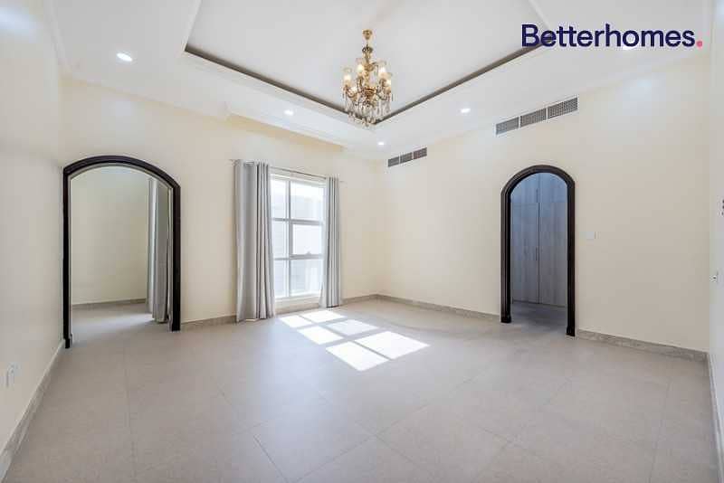 6 6 Beds | Warqaa 4 | Great Location | Great Layout