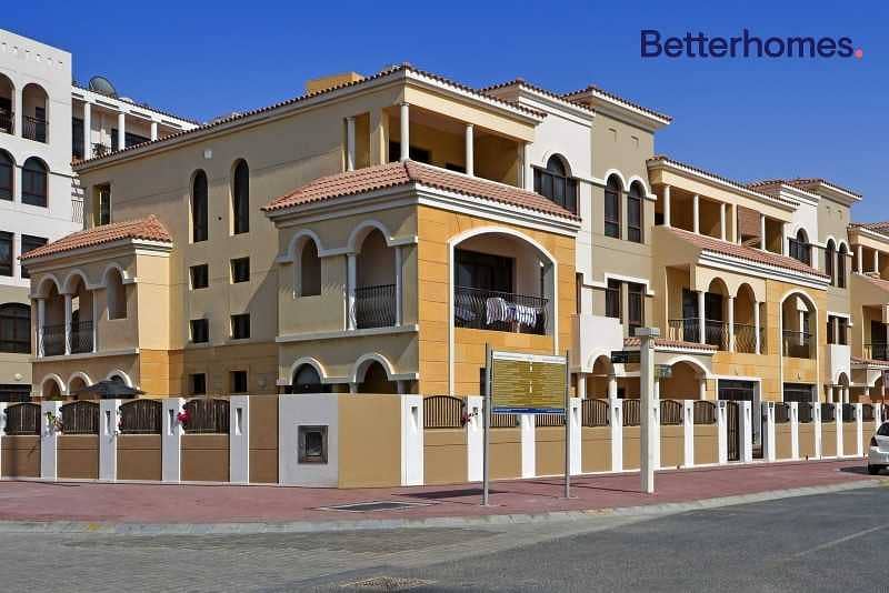 12 4bed + maids | 3 Car Spaces | Open-Plan