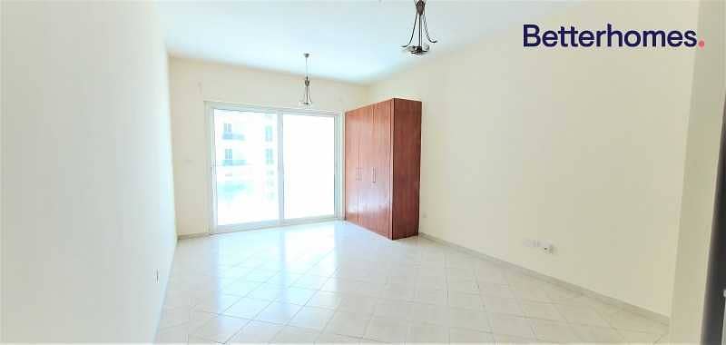 10 Spacious Studio | Higher Floor | Kitchen Appliances