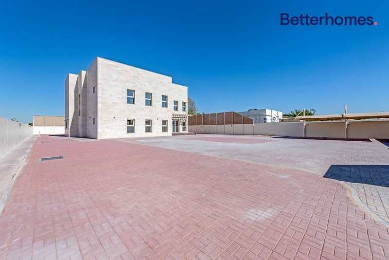 Independent 4 bedroom villa in Al Mizhar 2