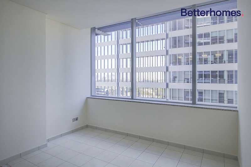 6 Large 2 BD | Balcony | Bright and Spacious