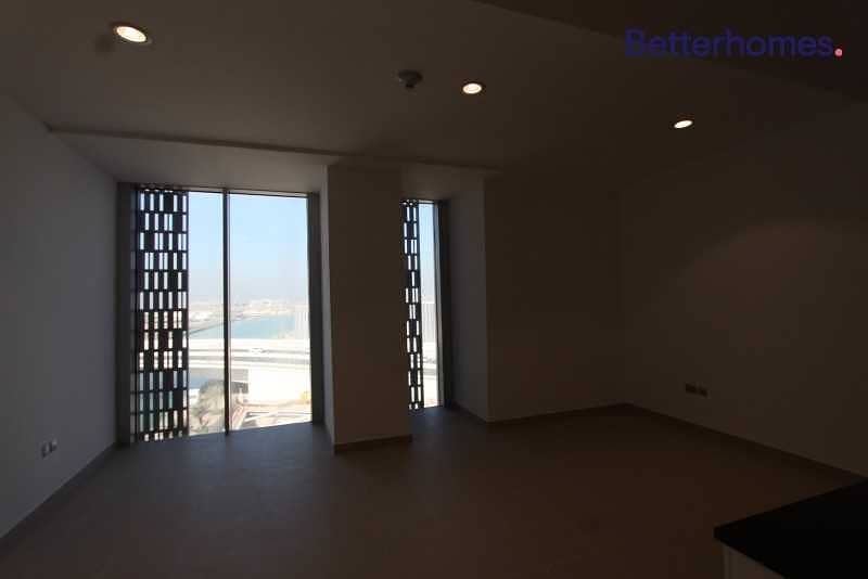 8 Sea View|Low Floor|Unfurnished |White Goods|Rented