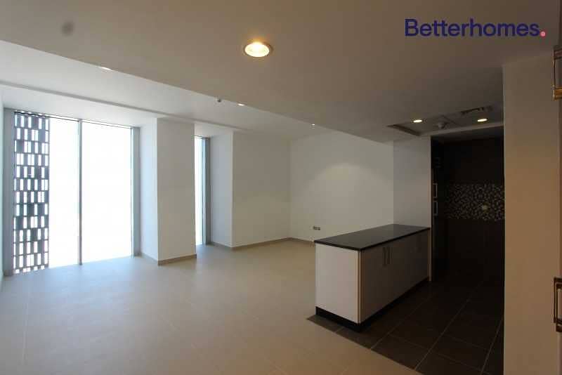 17 Sea View|Low Floor|Unfurnished |White Goods|Rented