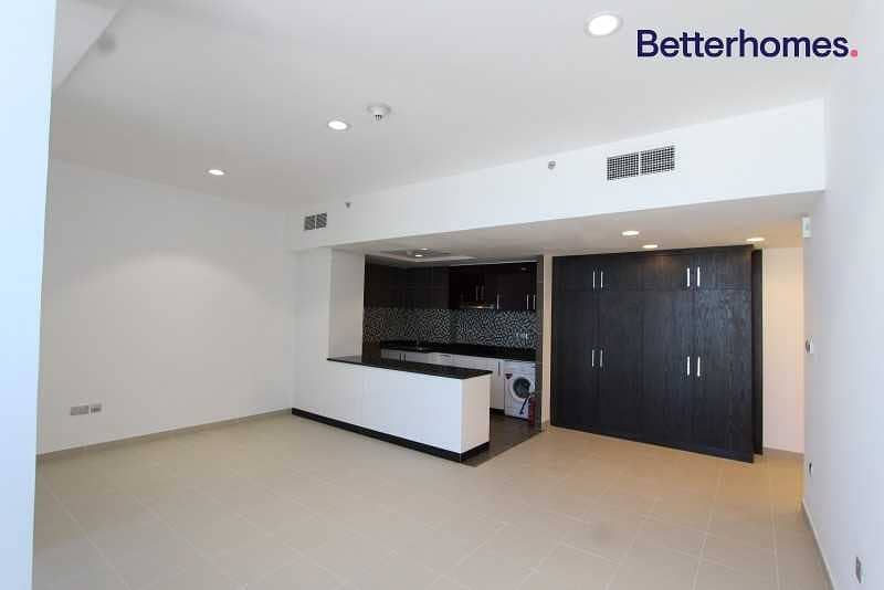21 Sea View|Low Floor|Unfurnished |White Goods