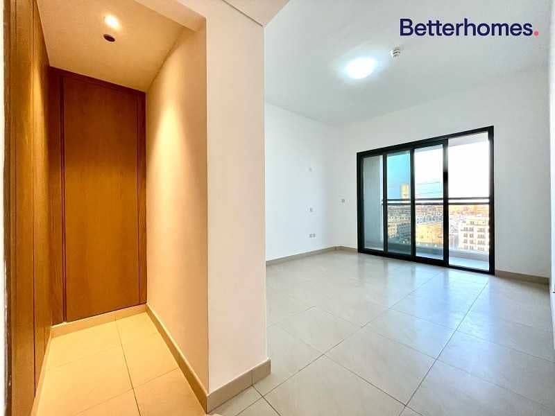 7 1 Month Free|Fully Fitted Kitchen|Balcony|Brand New