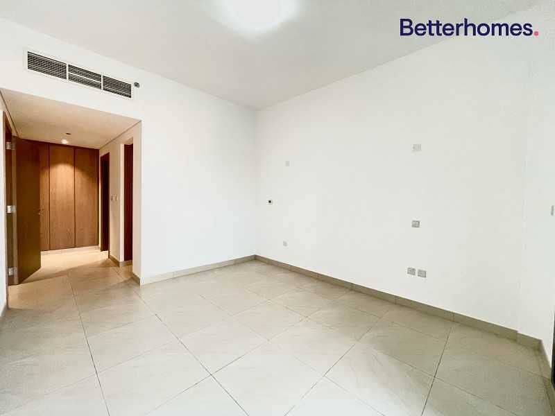 8 1 Month Free|Fully Fitted Kitchen|Balcony|Brand New