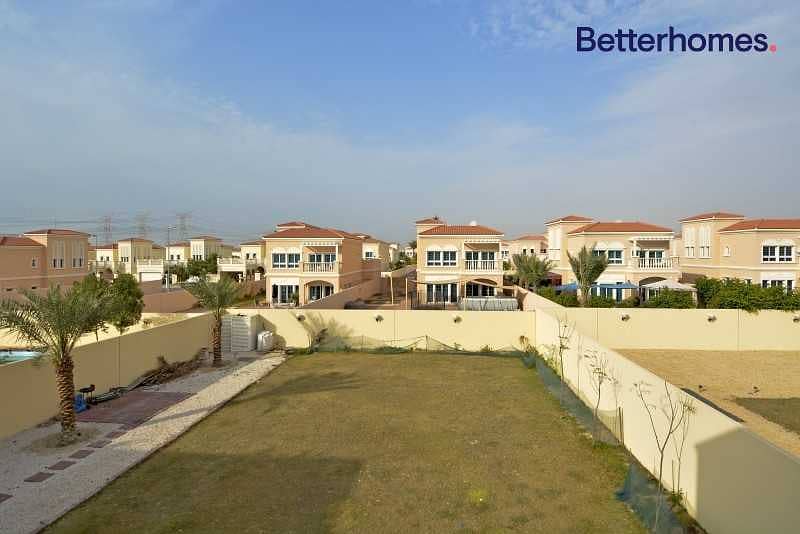 9 Beautiful large Nakheel Villas desirable address