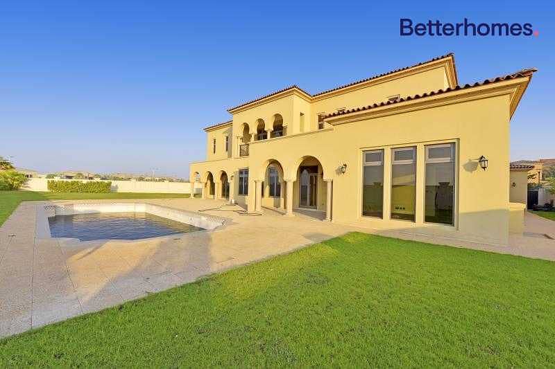 2 Unique and massive Plot I 5 Bed Arabian Villa