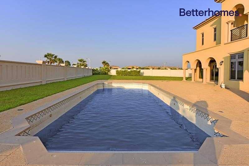 18 Unique and massive Plot I 5 Bed Arabian Villa