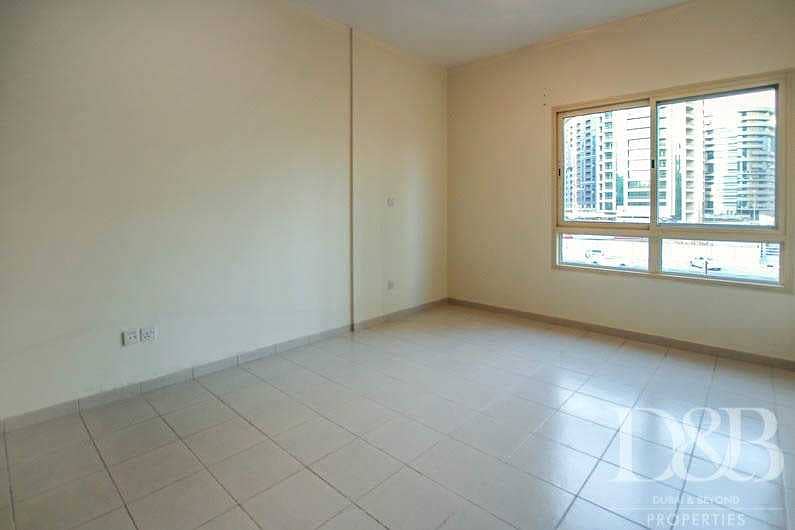 6 BALCONY | CHILLER FREE | PET FRIENDLY AREA