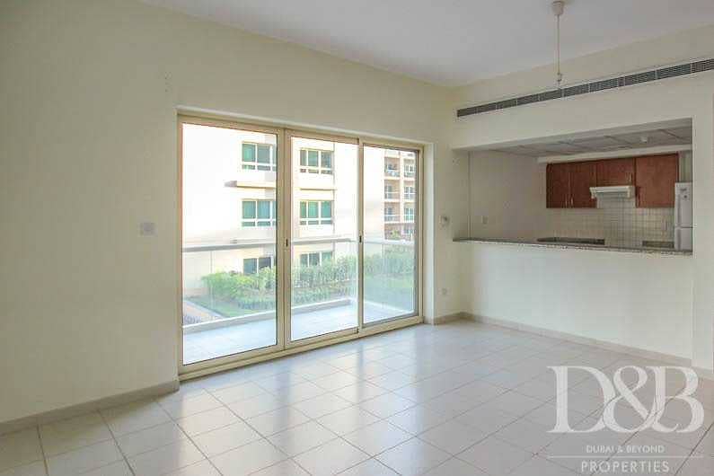 9 BALCONY | CHILLER FREE | PET FRIENDLY AREA