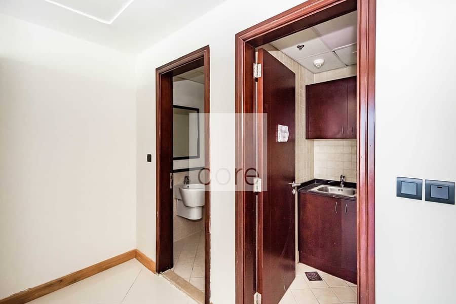 9 Fully Fitted | High Floor | Pantry | Washroom